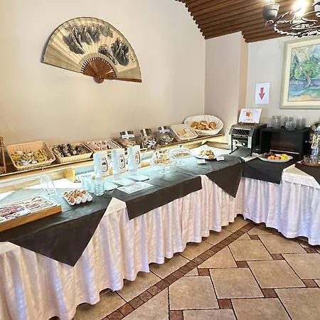 Hotel Regina Delle Dolomiti-3